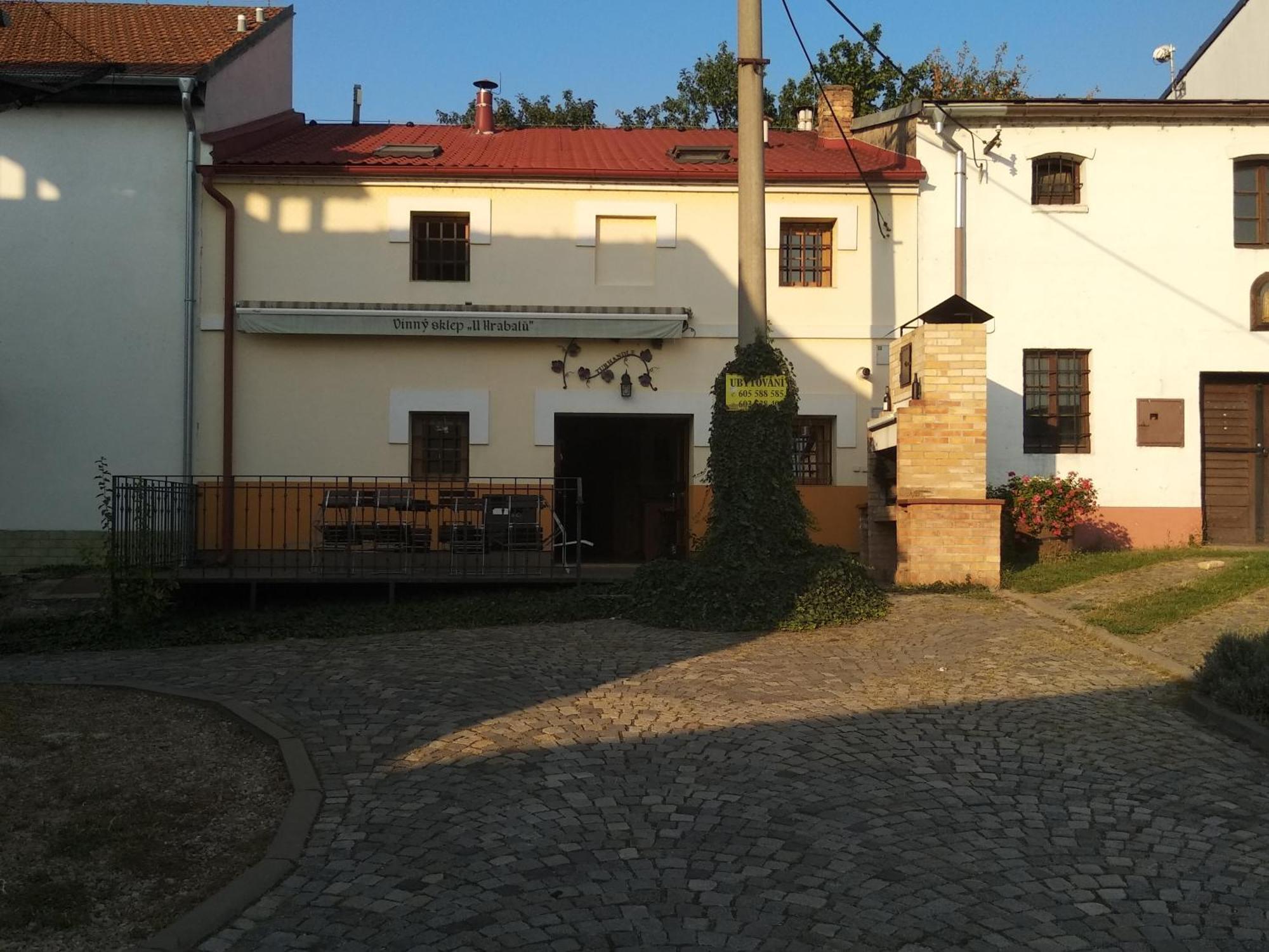 Aparthotel Sklep U Hrabalů Hustopeče Exteriér fotografie