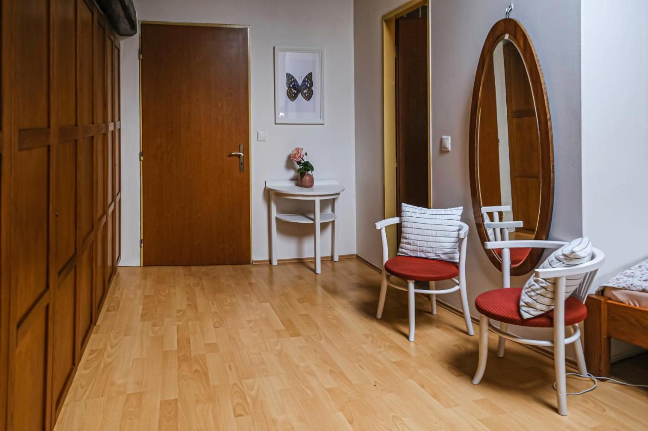 Aparthotel Sklep U Hrabalů Hustopeče Exteriér fotografie