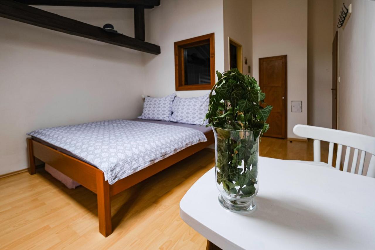 Aparthotel Sklep U Hrabalů Hustopeče Exteriér fotografie